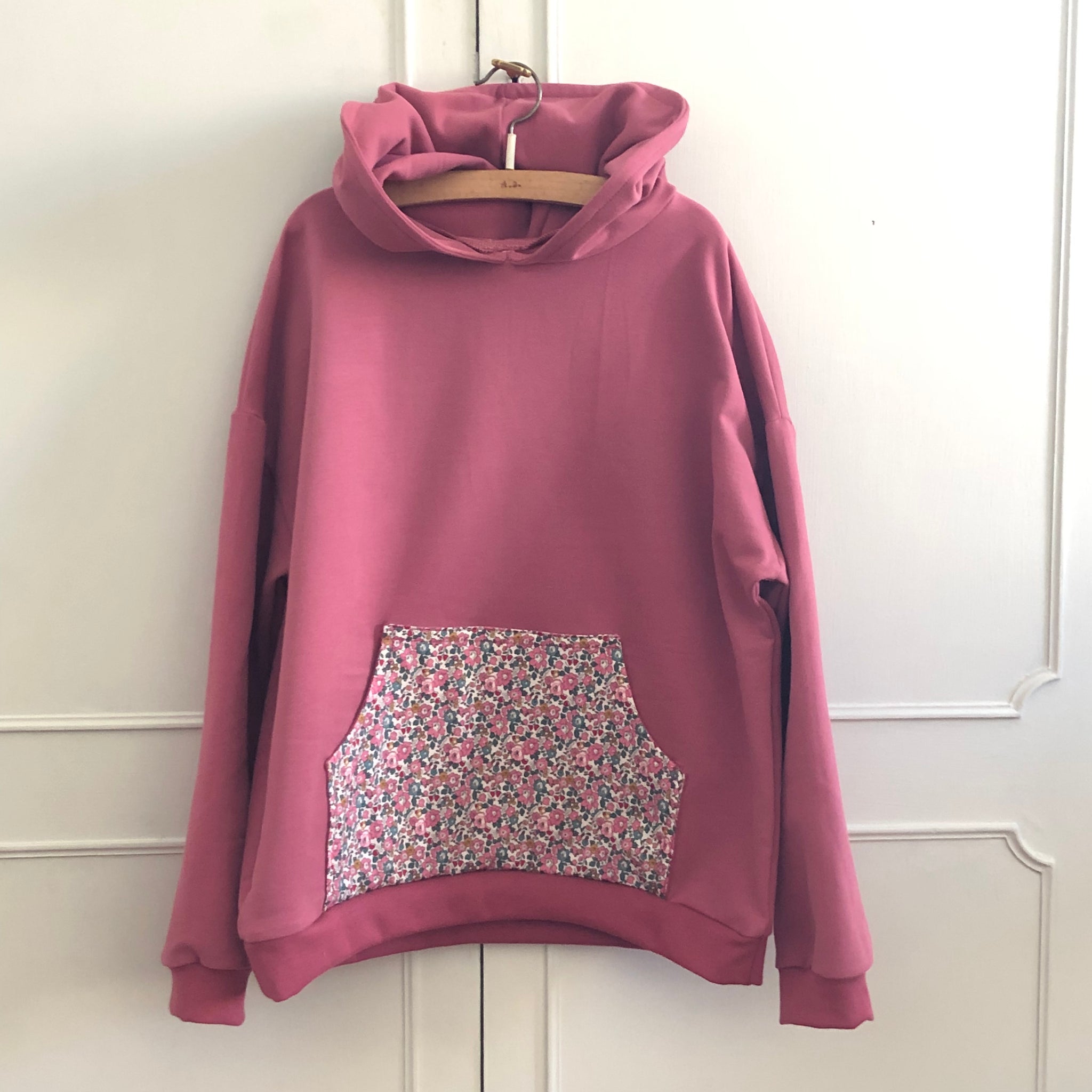 FELPA Tasca e Cappuccio